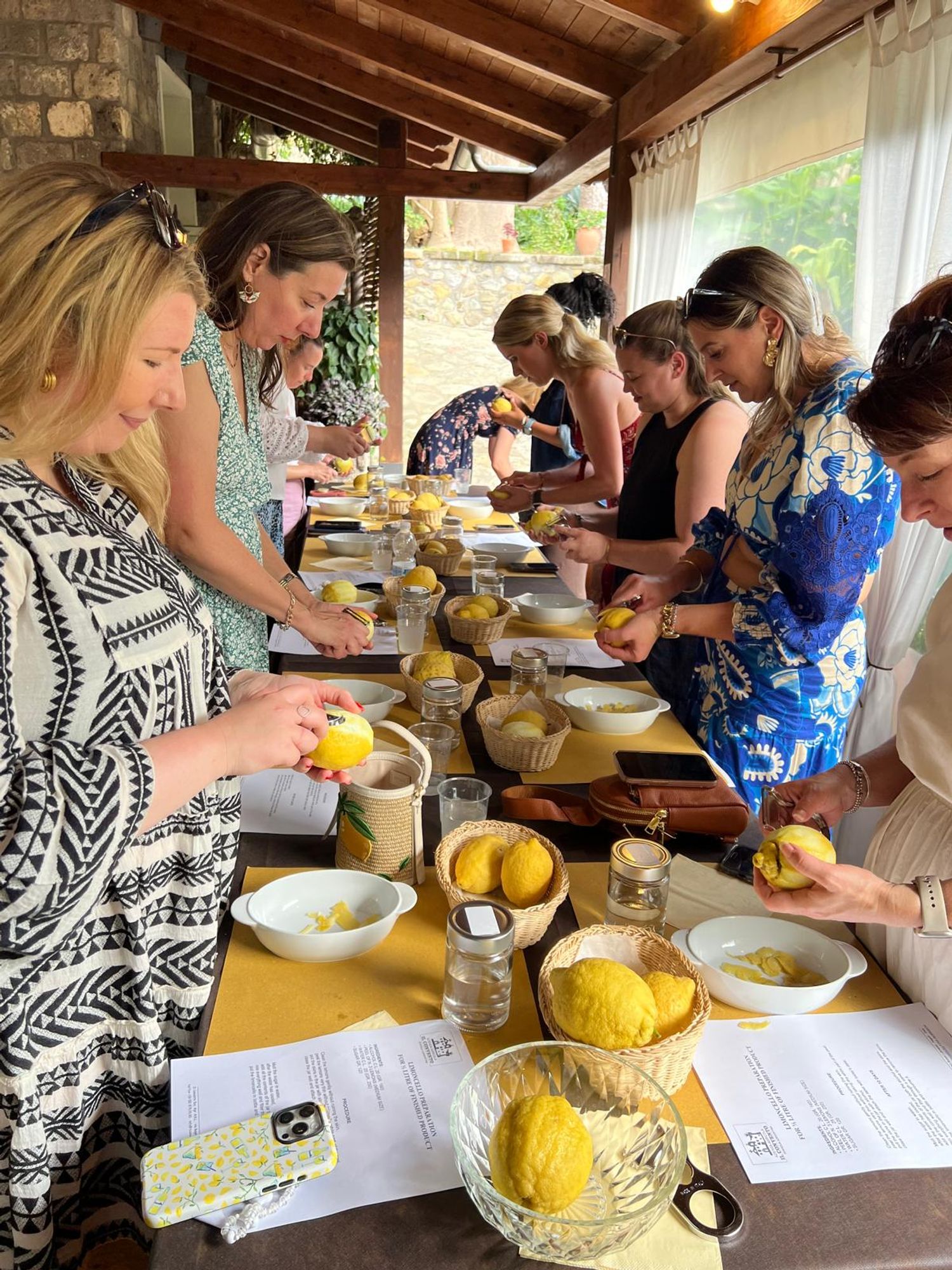 Limoncello & Tradizione: Degustazione e Corso di Preparazione
